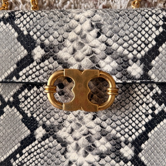 Tory Burch Gemini Link Chain Shoulder Bag - Picture 2 of 9